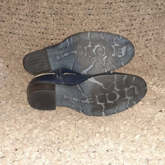 DKODE-Distressed Blue Leather/Silver Accents-Zip Strappy Booties-Sz 38-Near Mint - Picture 7 of 7